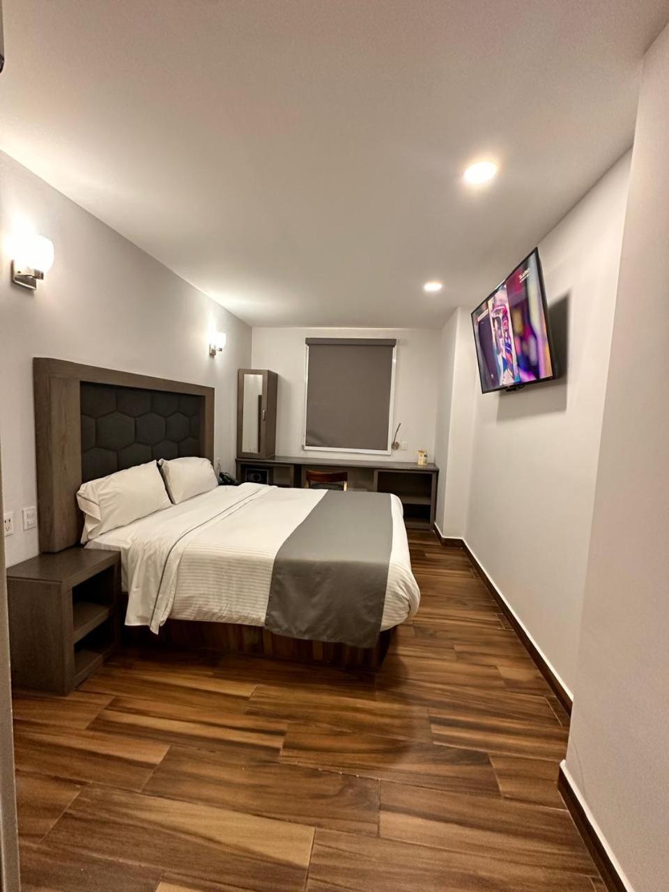 Hotel Bugari Aeropuerto Guadalajara Las Pintas